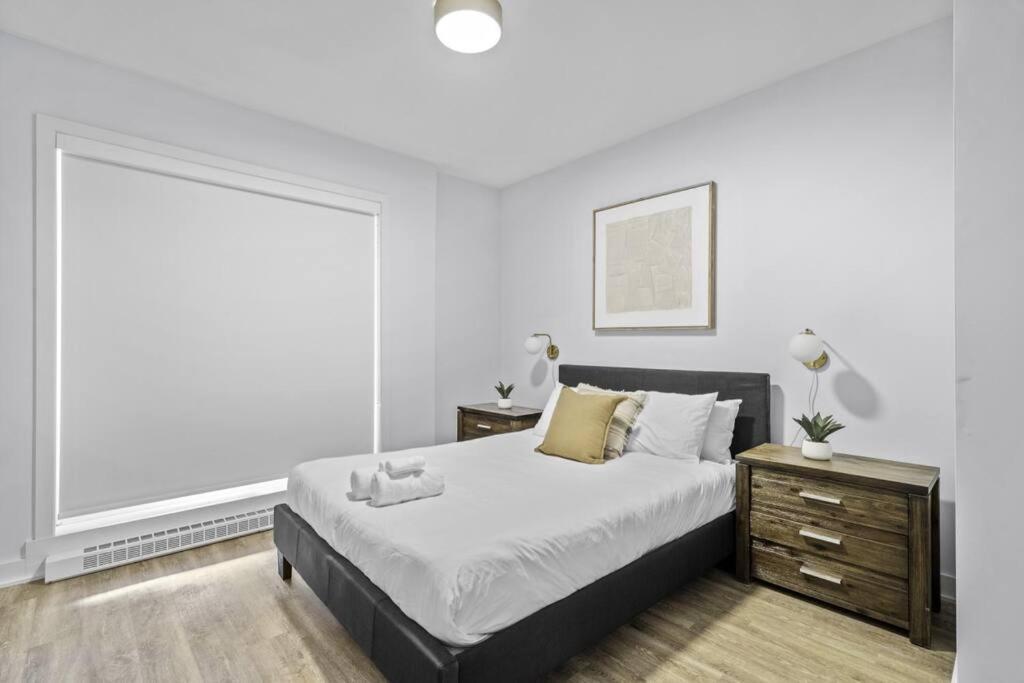 Stylish 2 Bedroom Haven By Jean Talon Market Монреаль Экстерьер фото
